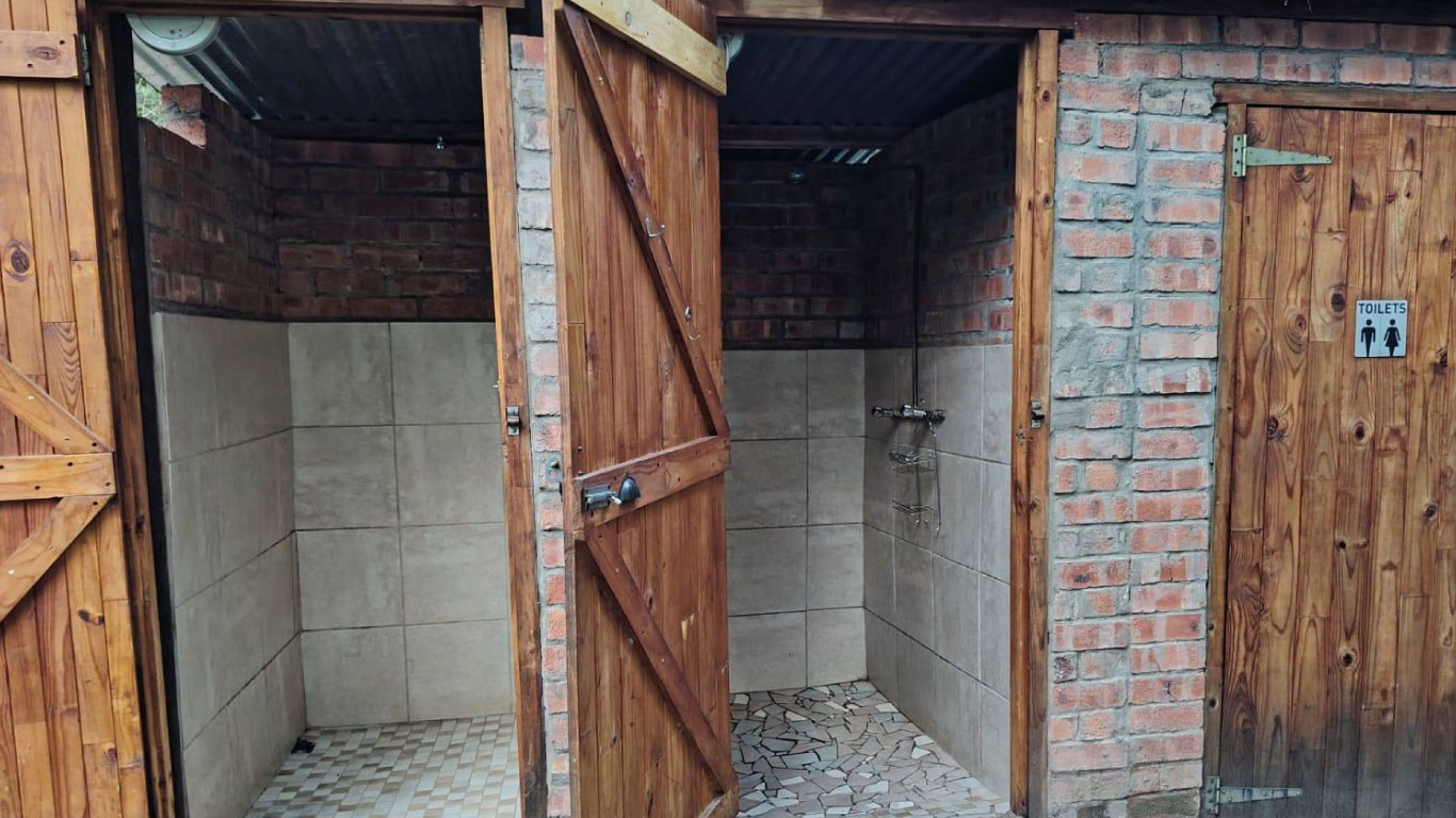 Stand 16 - Showers